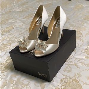 Badgley Mischka Clarissa D’Orsay Pump NEVER WORN